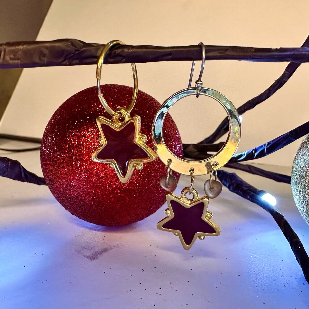 Vintage Asymmetric Mismatched Gold + Red Star Hoop Earrings 1-1.5" Holiday